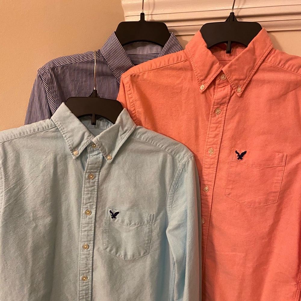 Lot of 3 Mens American Eagle Shirts. Size Small.